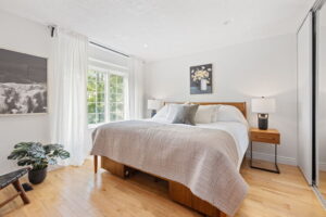 75A Garden Ave in Toronto - primary bedroom