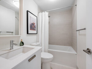 4-piece bathroom | 243 Perth Ave PH307 | the BREL team